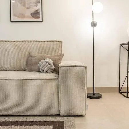 Apartment Modern With Patio & Parking By Rems *